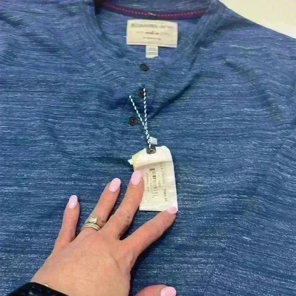 Medium International Report long sleeve blue tee. Item # 6L - Picture 3 of 7